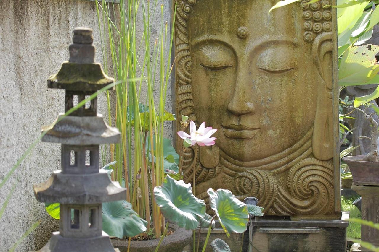 Bamboo Moon Villas Sanur Exteriör bild