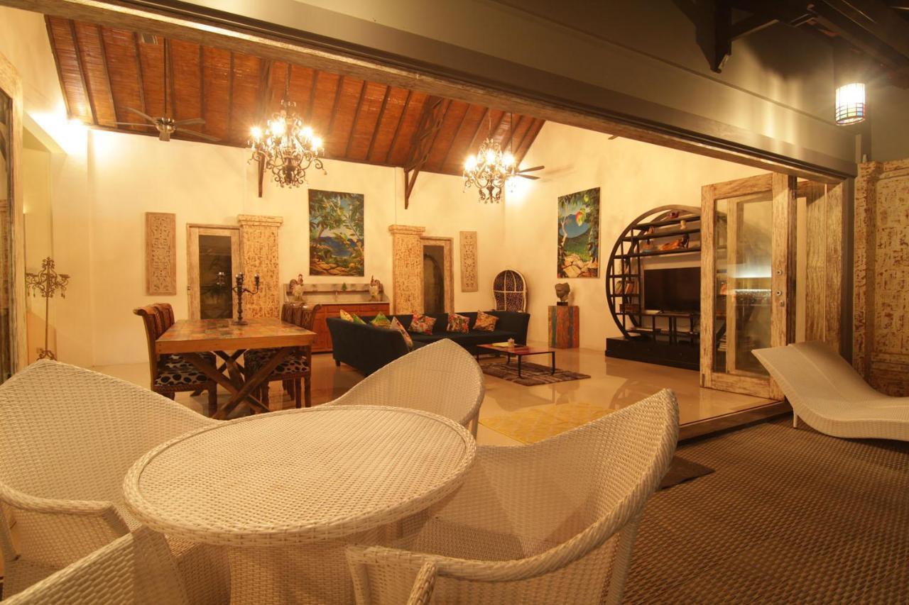 Bamboo Moon Villas Sanur Exteriör bild