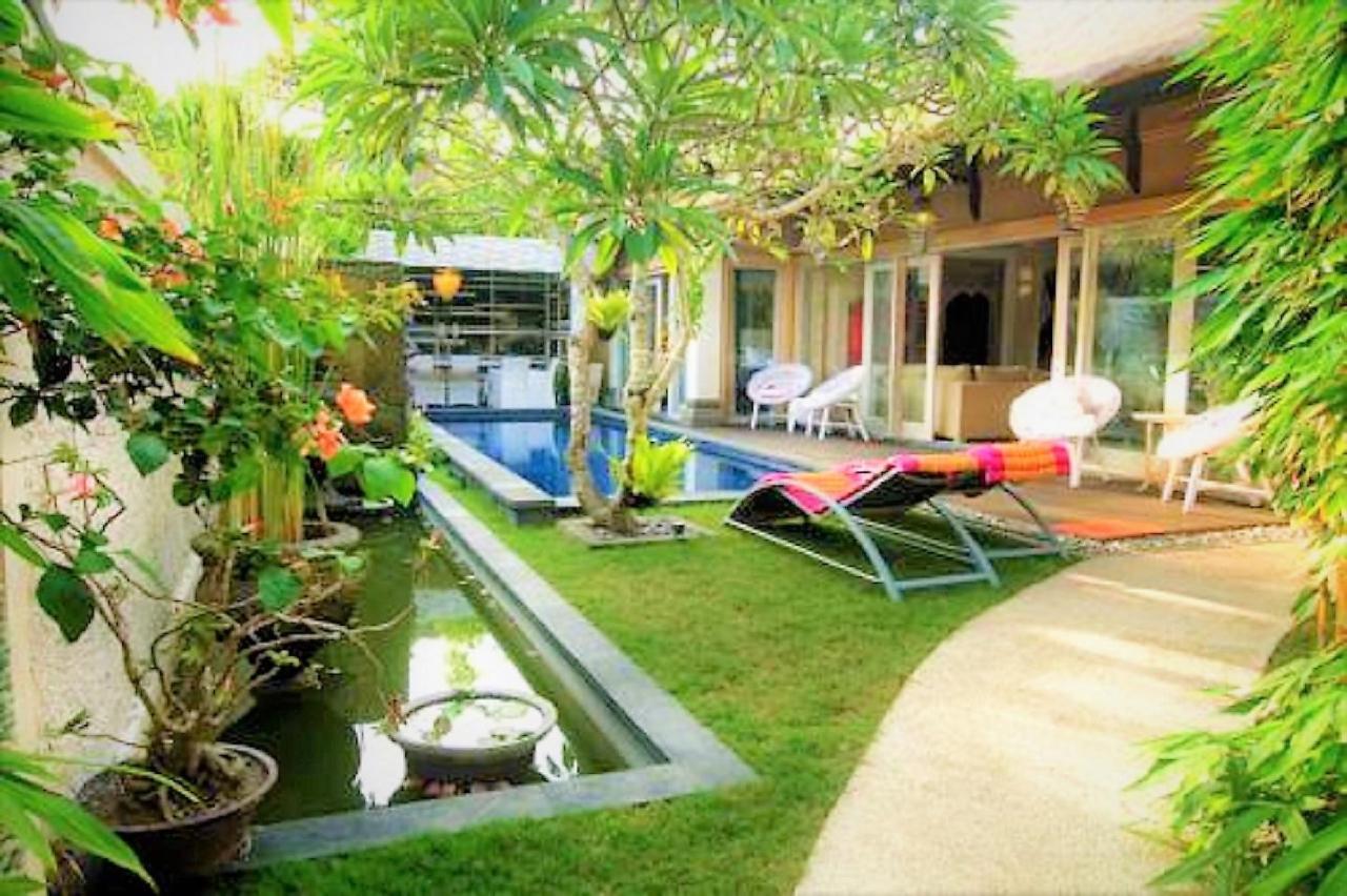 Bamboo Moon Villas Sanur Exteriör bild